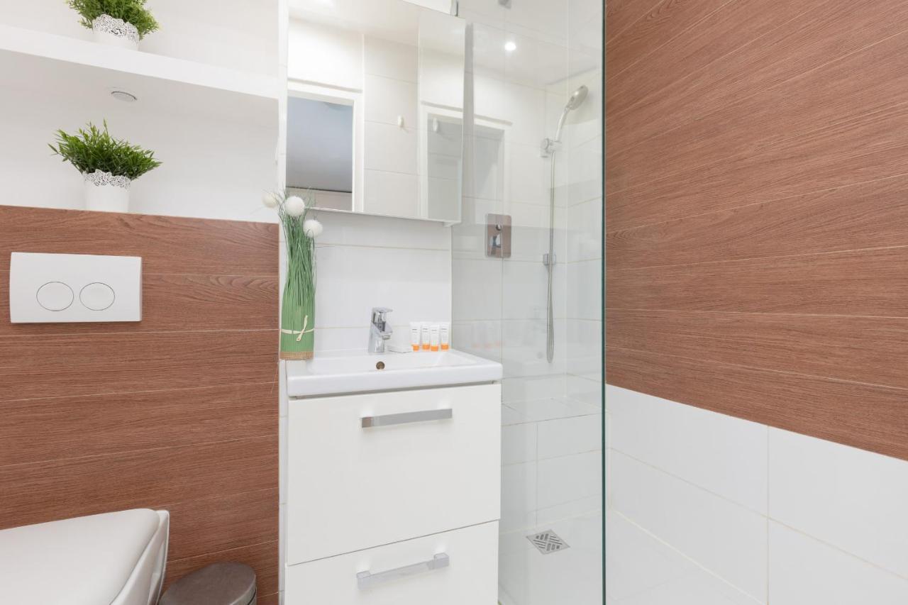 Zlota Apartment Center Of Warsaw By Noclegi Renters Exterior foto